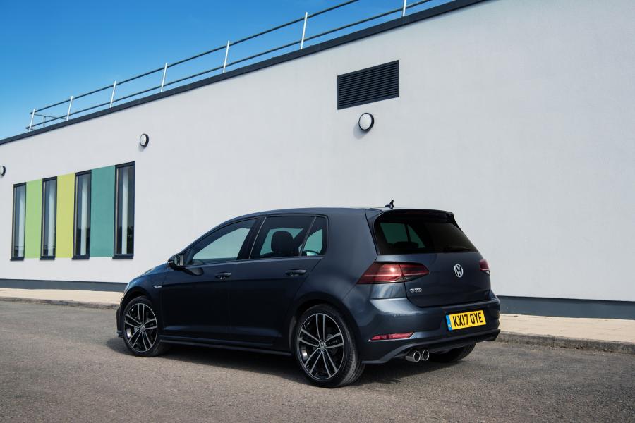  Volkswagen Golf GTD 5-Door 2017 года  (UK) (фото 9 из 30)